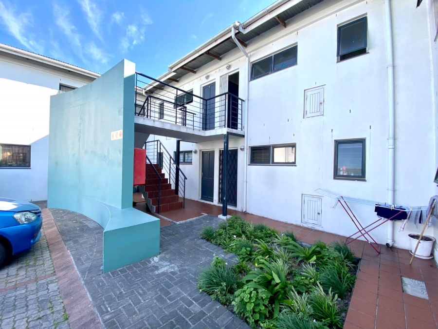 1 Bedroom Property for Sale in Maitland Western Cape